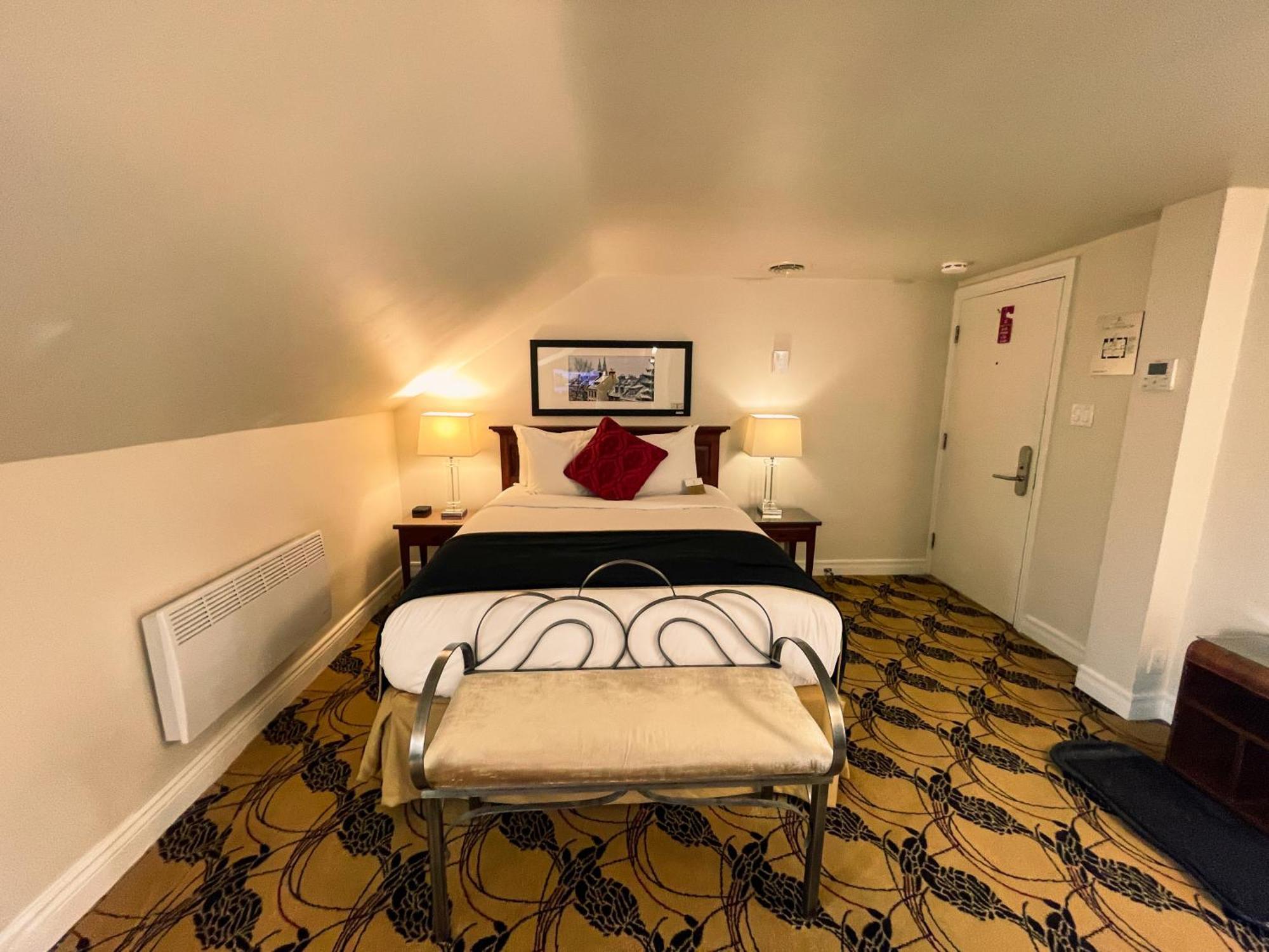 Hotel Manoir D'Auteuil Квебек Стая снимка